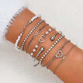 Elegante conjunto de 8 pulseiras com pingentes de pérolas artificiais e corações em tom dourado